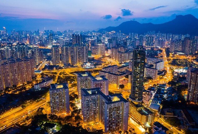 The Corner for Political & Business Views — Finding a Way Out in the Dilemma