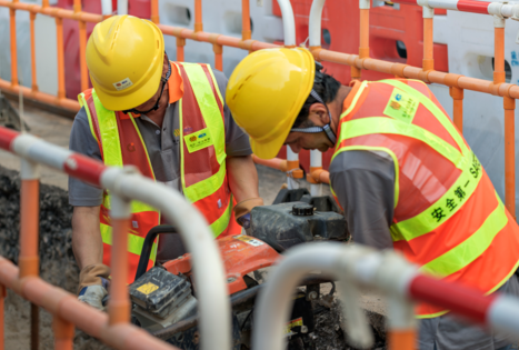 适度输劳填补空缺	正视人力失衡问题